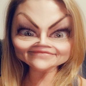 Meet your Posher, Daniella